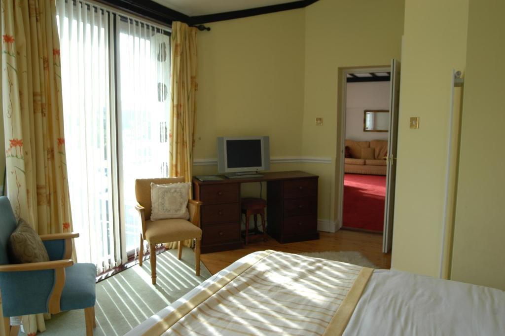 & Hotel