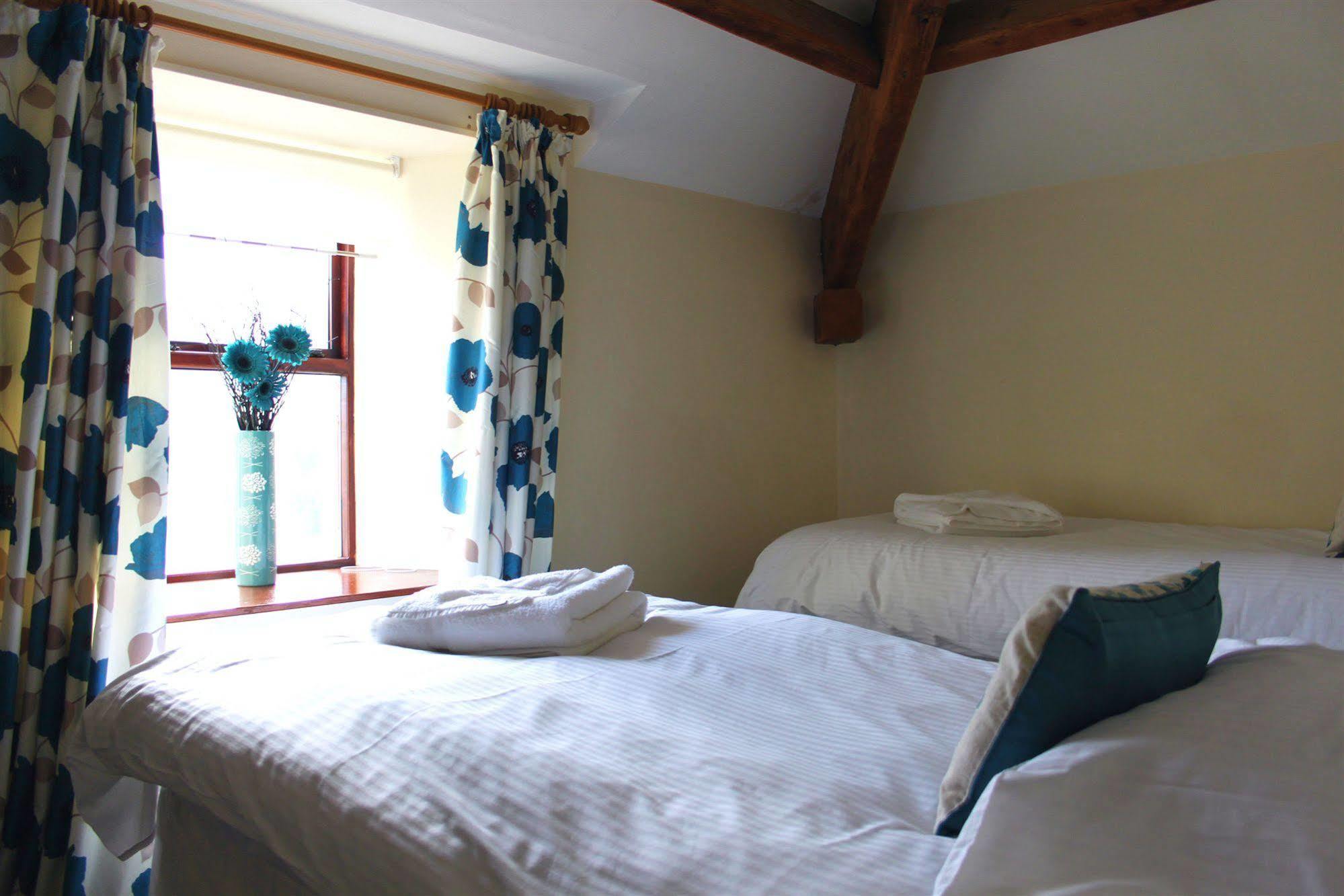 & Hotel 4*